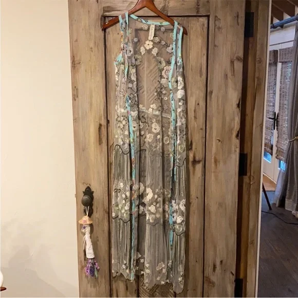 Aratta Hit the Breaks Green and Cream Embroidered Maxi Dress - Picture 2 of 7